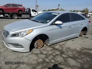 ✅ 2015 Hyundai Sonata SE • VIN: 5NPE24AF5FH156055 • Лот: 82364145. Опубликован ранее на Copart с пробегом 112 411 миль. Бесплатный доступ к архиву аукционных продаж из США и подробный отчёт об истории автомобиля на DreamBid. Изображение 1.