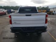 ✅ 2021 Chevrolet Silverado 1500 LT Trail Boss • VIN: 3GCPYFED9MG295722 • Lot: 70243144. Wystawiony na Copart z przebiegiem 76 753 mil. Bezpłatny archiwum sprzedaży aukcyjnych z USA i szczegółowy raport historii pojazdu na DreamBid. Zdjęcie 6.