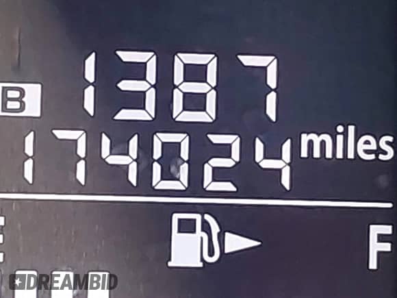 2015 Subaru Forester Premium с VIN JF2SJAFC0FH524063, выставлен на аукционе IAAI как лот 43324994 с пробегом 174 024 миль миль и . История ставок и продаж доступна на DreamBid. Изображение 16.