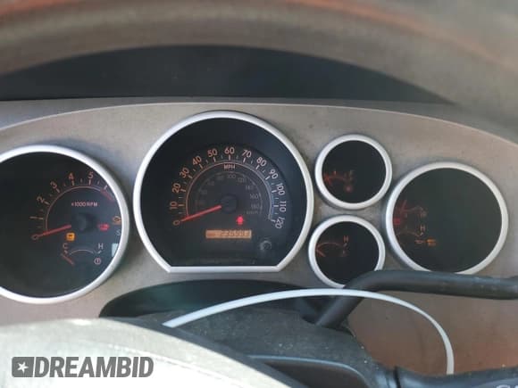 ✅ 2011 Toyota Tundra • VIN: 5TFDM5F16BX019620 • Lot: 46541795. Wystawiony na Copart z przebiegiem 235 993 mil. Bezpłatny archiwum sprzedaży aukcyjnych z USA i szczegółowy raport historii pojazdu na DreamBid. Zdjęcie 9.