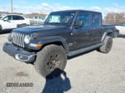 ✅ 2020 Jeep Gladiator Overland • VIN: 1C6HJTFG4LL201352 • Лот: 43614806. Опубликован ранее на IAAI с пробегом 95 727 миль. Бесплатный доступ к архиву аукционных продаж из США и подробный отчёт об истории автомобиля на DreamBid. Изображение 2.
