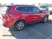 ✅ 2017 Nissan Rogue SV • VIN: JN8AT2MT2HW401154 • Lot: 43847640. Wystawiony na IAAI z przebiegiem 233 533 mil. Bezpłatny archiwum sprzedaży aukcyjnych z USA i szczegółowy raport historii pojazdu na DreamBid. Zdjęcie 4.