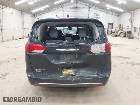 ✅ 2017 Chrysler Pacifica Touring L • VIN: 2C4RC1BG4HR833588 • Лот: 42984443. Опубликован ранее на IAAI с пробегом 195 758 миль. Бесплатный доступ к архиву аукционных продаж из США и подробный отчёт об истории автомобиля на DreamBid. Изображение 16.