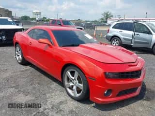 2010 Chevrolet Camaro 2SS z VIN 2G1FK1EJ9A9117863, wystawiony jako IAAI lot #42735161 z przebiegiem 77 475 mil mil oraz . Historia ofert i sprzedaży dostępna na DreamBid. Obrazek 1.