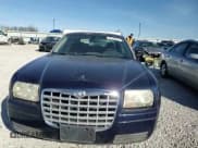 ✅ 2006 Chrysler 300 • VIN: 2C3KA43R86H239473 • Лот: 92533225. Опубликован ранее на Copart с пробегом 192 637 миль. Бесплатный доступ к архиву аукционных продаж из США и подробный отчёт об истории автомобиля на DreamBid. Изображение 13.