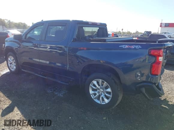 ✅ 2022 Chevrolet Silverado 1500 Custom • VIN: 1GCPYBEK8NZ226769 • Lot: 43565241. Wystawiony na IAAI z przebiegiem 39 608 mil. Bezpłatny archiwum sprzedaży aukcyjnych z USA i szczegółowy raport historii pojazdu na DreamBid. Zdjęcie 3.