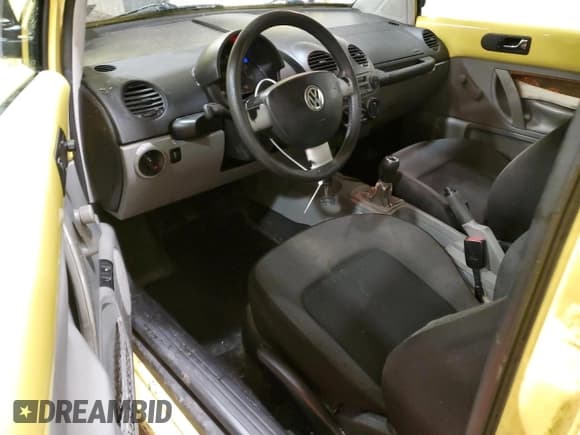 ✅ 2000 Volkswagen Beetle • VIN: 3VWBC21C4YM434495 • Лот: 46110985. Опубликован ранее на Copart с пробегом 98 850 миль. Бесплатный доступ к архиву аукционных продаж из США и подробный отчёт об истории автомобиля на DreamBid. Изображение 8.