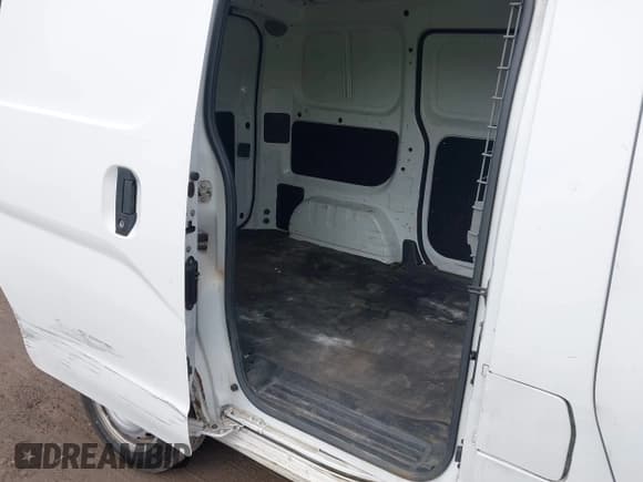✅ 2017 Nissan NV200 S • VIN: 3N6CM0KN4HK720400 • Lot: 42088464. Listed on IAAI with 126,191 mi. Free auction sales archive from the USA and detailed vehicle history report at DreamBid. Image 8.