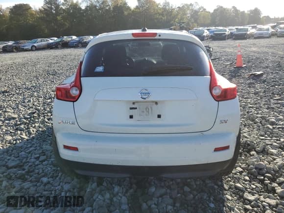 ✅ 2011 Nissan Juke S • VIN: JN8AF5MR8BT013495 • Lot: 82292495. Wystawiony na Copart z przebiegiem 152 397 mil. Bezpłatny archiwum sprzedaży aukcyjnych z USA i szczegółowy raport historii pojazdu na DreamBid. Zdjęcie 6.