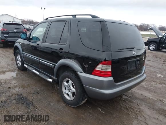 ✅ 1998 Mercedes-Benz M 320/430/500 • VIN: 4JGAB54EXWA012141 • Lot: 43884204. Listed on IAAI with 250,945 mi. Free auction sales archive from the USA and detailed vehicle history report at DreamBid. Image 3.