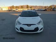 ✅ 2014 Hyundai Veloster • VIN: KMHTC6AD8EU213346 • Lot: 82717534. Wystawiony na Copart z przebiegiem 93 472 mil. Bezpłatny archiwum sprzedaży aukcyjnych z USA i szczegółowy raport historii pojazdu na DreamBid. Zdjęcie 10.