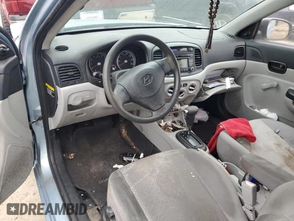 ✅ 2011 Hyundai Accent GS • VIN: KMHCM3AC0BU198291 • Лот: 41386554. Опубликован ранее на Copart с пробегом 87 106 миль. Бесплатный доступ к архиву аукционных продаж из США и подробный отчёт об истории автомобиля на DreamBid. Изображение 8.