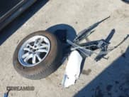 ✅ 2018 Toyota Prius Three Touring • VIN: JTDKARFU4J3546479 • Lot: 43773603. Wystawiony na IAAI z przebiegiem 49 146 mil. Bezpłatny archiwum sprzedaży aukcyjnych z USA i szczegółowy raport historii pojazdu na DreamBid. Zdjęcie 12.