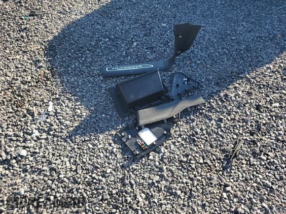 ✅ 2025 GMC Sierra 3500 • VIN: 1GT4UYEY9SF199617 • Lot: 69811485. Wystawiony na Copart z przebiegiem Nie podano. Bezpłatny archiwum sprzedaży aukcyjnych z USA i szczegółowy raport historii pojazdu na DreamBid. Zdjęcie 12.