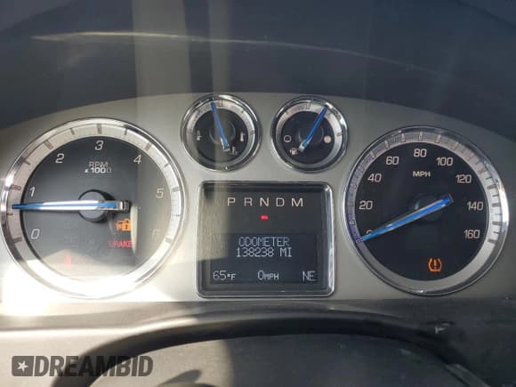 ✅ 2012 Cadillac Escalade ESV Luxury • VIN: 1GYS4HEF3CR204519 • Лот: 46680695. Опубликован ранее на Copart с пробегом 138 238 миль. Бесплатный доступ к архиву аукционных продаж из США и подробный отчёт об истории автомобиля на DreamBid. Изображение 9.