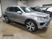 ✅ 2017 Volkswagen Touareg Wolfsburg Edition • VIN: WVGRF7BP9HD002693 • Лот: 71615172. Опубликован ранее на Copart с пробегом 62 226 миль. Бесплатный доступ к архиву аукционных продаж из США и подробный отчёт об истории автомобиля на DreamBid. Изображение 4.