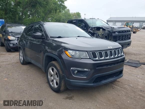 ✅ 2018 Jeep Compass Altitude • VIN: 3C4NJDBBXJT463583 • Lot: 42778529. Wystawiony na IAAI z przebiegiem 92 789 mil. Bezpłatny archiwum sprzedaży aukcyjnych z USA i szczegółowy raport historii pojazdu na DreamBid. Zdjęcie 1.