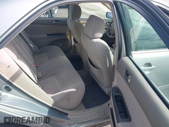 ✅ 2005 Toyota Camry LE • VIN: 4T1BE32K85U980938 • Lot: 43462882. Listed on IAAI with 278,780 mi. Free auction sales archive from the USA and detailed vehicle history report at DreamBid. Image 8.