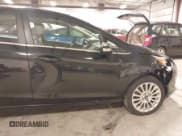 ✅ 2014 Ford Fiesta Titanium • VIN: 3FADP4CJ8EM131230 • Lot: 43712533. Wystawiony na IAAI z przebiegiem 105 396 mil. Bezpłatny archiwum sprzedaży aukcyjnych z USA i szczegółowy raport historii pojazdu na DreamBid. Zdjęcie 6.