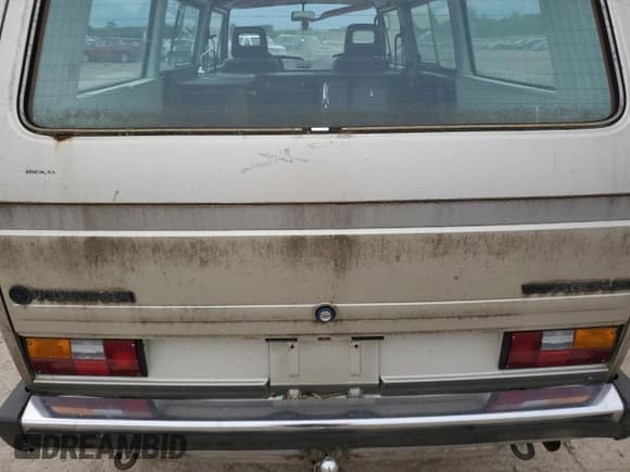 ✅ 1986 Volkswagen Vanagon • VIN: WV2YB0252GH031026 • Лот: 58380365. Опубликован ранее на Copart с пробегом 136 386 миль. Бесплатный доступ к архиву аукционных продаж из США и подробный отчёт об истории автомобиля на DreamBid. Изображение 12.