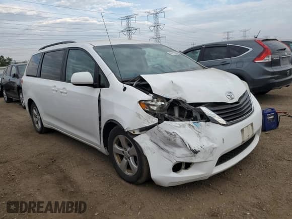 ✅ 2014 Toyota Sienna LE AAS • VIN: 5TDKK3DC6ES419869 • Lot: 86279295. Wystawiony na Copart z przebiegiem 86 406 mil. Bezpłatny archiwum sprzedaży aukcyjnych z USA i szczegółowy raport historii pojazdu na DreamBid. Zdjęcie 4.