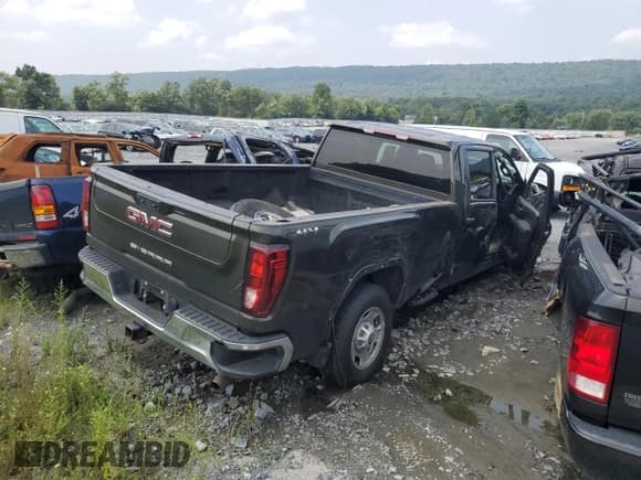✅ 2023 GMC Sierra 2500HD Pro • VIN: 1GT49LE70PF108947 • Лот: 67428745. Опубликован ранее на Copart с пробегом 40 783 миль. Бесплатный доступ к архиву аукционных продаж из США и подробный отчёт об истории автомобиля на DreamBid. Изображение 3.