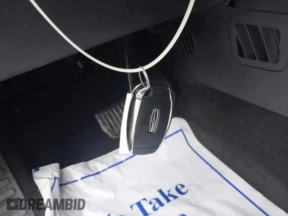 ✅ 2019 Lincoln Nautilus Reserve • VIN: 2LMPJ8L93KBL53791 • Lot: 39925917. Listed on IAAI with 54,939 mi. Free auction sales archive from the USA and detailed vehicle history report at DreamBid. Image 11.