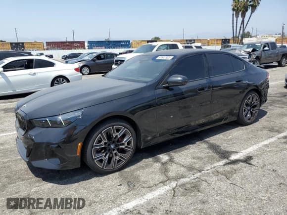 ✅ 2025 BMW 5 Series 530i • VIN: WBA43FJ0XSCU18669 • Lot: 62602305. Listed on Copart with 10,020 mi. Free auction sales archive from the USA and detailed vehicle history report at DreamBid. Image 1.