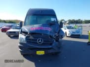 ✅ 2018 Mercedes-Benz Sprinter Cargo Worker • VIN: WD3PE7CD3JP648054 • Lot: 43625298. Wystawiony na IAAI z przebiegiem 60 887 mil. Bezpłatny archiwum sprzedaży aukcyjnych z USA i szczegółowy raport historii pojazdu na DreamBid. Zdjęcie 12.