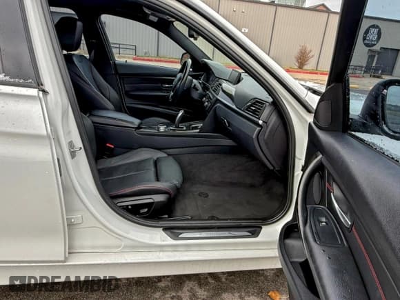 ✅ 2014 BMW 3 Series 328d • VIN: WBA3D3C56EK154845 • Лот: 95935855. Опубликован ранее на Copart с пробегом 130 469 миль. Бесплатный доступ к архиву аукционных продаж из США и подробный отчёт об истории автомобиля на DreamBid. Изображение 5.