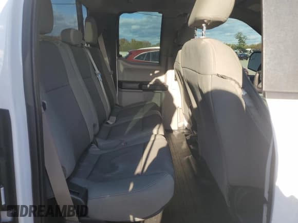 ✅ 2015 Ford F-150 XL • VIN: 1FTEX1C86FFC78996 • Lot: 87406055. Listed on Copart with 111,392 mi. Free auction sales archive from the USA and detailed vehicle history report at DreamBid. Image 10.