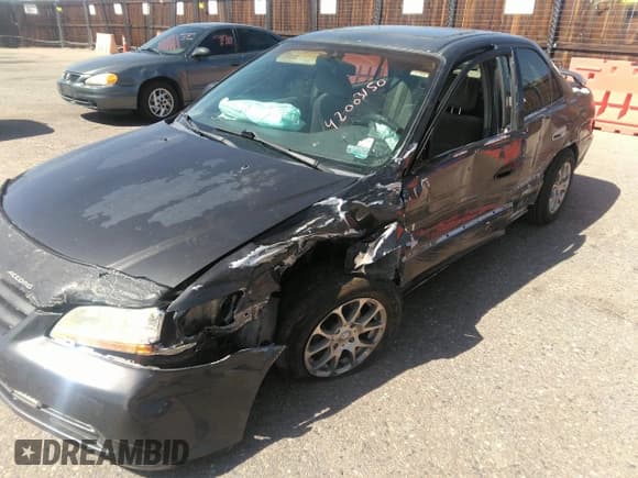 ✅ 2001 Honda Accord DX • VIN: 1HGCF85491A056537 • Lot: 42003150. Wystawiony na IAAI z przebiegiem 201 943 mil. Bezpłatny archiwum sprzedaży aukcyjnych z USA i szczegółowy raport historii pojazdu na DreamBid. Zdjęcie 6.