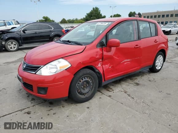 ✅ 2012 Nissan Versa S • VIN: 3N1BC1CP2CK269454 • Lot: 67796235. Wystawiony na Copart z przebiegiem 85 589 mil. Bezpłatny archiwum sprzedaży aukcyjnych z USA i szczegółowy raport historii pojazdu na DreamBid. Zdjęcie 1.