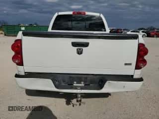 2008 Dodge 1500 SLT z VIN 1D7HA182X8J219586, wystawiony jako Copart lot #71062684 z przebiegiem 209 854 mil mil oraz Czysty tytuł • Clean title. Historia ofert i sprzedaży dostępna na DreamBid. Obrazek 6.