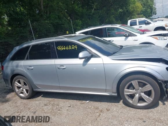 ✅ 2015 Audi allroad A4 Premium Plus • VIN: WA1UFAFL0FA113743 • Лот: 42666224. Опубликован ранее на IAAI с пробегом 124 779 миль. Бесплатный доступ к архиву аукционных продаж из США и подробный отчёт об истории автомобиля на DreamBid. Изображение 14.