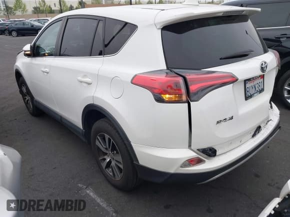 ✅ 2018 Toyota RAV4 XLE • VIN: JTMWFREV9JJ732074 • Lot: 42116868. Listed on IAAI with 93,015 mi. Free auction sales archive from the USA and detailed vehicle history report at DreamBid. Image 3.