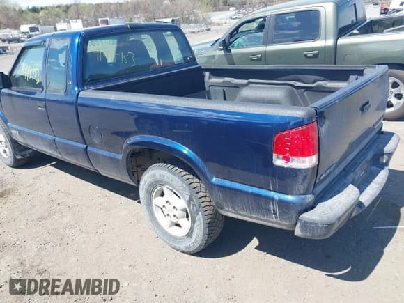 ✅ 2001 Chevrolet S-10 LS • VIN: 1GCDT19W718244852 • Лот: 41915153. Опубликован ранее на IAAI с пробегом 149 150 миль. Бесплатный доступ к архиву аукционных продаж из США и подробный отчёт об истории автомобиля на DreamBid. Изображение 3.