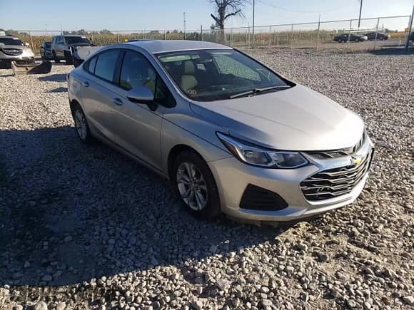 ✅ 2019 Chevrolet Cruze LS • VIN: 1G1BC5SM9K7150043 • Лот: 60974902. Опубликован ранее на Copart с пробегом 81 561 миль. Бесплатный доступ к архиву аукционных продаж из США и подробный отчёт об истории автомобиля на DreamBid. Изображение 11.