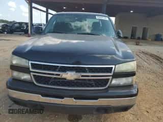 ✅ 2006 Chevrolet Silverado 1500 LS • VIN: 2GCEC13VX61294837 • Lot: 65649104. Wystawiony na Copart z przebiegiem 272 565 mil mil. Skorzystaj z bezpłatnego archiwum sprzedaży aukcyjnych z USA i zobacz szczegółowy raport historii pojazdu na DreamBid. Zdjęcie 5.