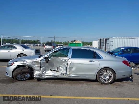 ✅ 2016 Mercedes-Benz Maybach S • VIN: WDDUX7GBXGA268013 • Лот: 42066333. Опубликован ранее на IAAI с пробегом 45 827 миль. Бесплатный доступ к архиву аукционных продаж из США и подробный отчёт об истории автомобиля на DreamBid. Изображение 14.