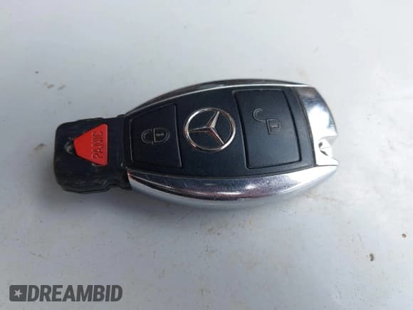 ✅ 2012 Mercedes-Benz GLK 350 • VIN: WDCGG5GBXCF868615 • Lot: 42620925. Listed on IAAI with 85,700 mi. Free auction sales archive from the USA and detailed vehicle history report at DreamBid. Image 11.