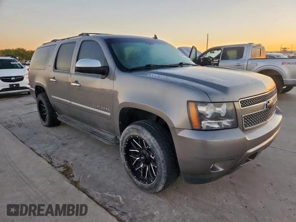 ✅ 2012 Chevrolet Suburban LTZ • VIN: 1GNSKKE73CR272456 • Lot: 90931265. Wystawiony na Copart z przebiegiem 209 547 mil. Bezpłatny archiwum sprzedaży aukcyjnych z USA i szczegółowy raport historii pojazdu na DreamBid. Zdjęcie 4.