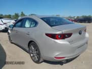 ✅ 2024 Mazda 3 S Preferred • VIN: 3MZBPACM0RM402567 • Лот: 43137383. Опубликован ранее на IAAI с пробегом 22 250 миль. Бесплатный доступ к архиву аукционных продаж из США и подробный отчёт об истории автомобиля на DreamBid. Изображение 3.