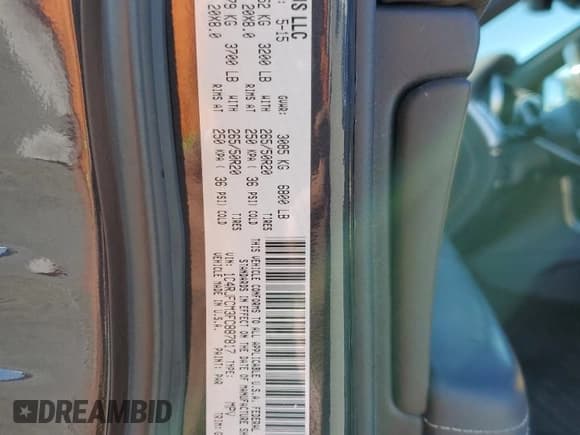 ✅ 2015 Jeep Grand Cherokee Overland • VIN: 1C4RJFCM3FC887817 • Лот: 57420185. Опубликован ранее на Copart с пробегом 145 971 миль. Бесплатный доступ к архиву аукционных продаж из США и подробный отчёт об истории автомобиля на DreamBid. Изображение 13.