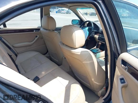 ✅ 2005 BMW 3 Series 330i • VIN: WBAEV53435KM40855 • Lot: 42344505. Listed on IAAI with 120,060 mi. Free auction sales archive from the USA and detailed vehicle history report at DreamBid. Image 8.