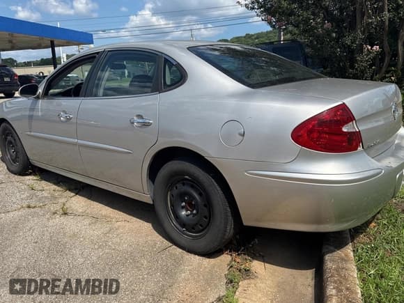 ✅ 2007 Buick LaCrosse CXL • VIN: 2G4WD552771173904 • Lot: 69809195. Listed on Copart with 152,729 mi. Free auction sales archive from the USA and detailed vehicle history report at DreamBid. Image 3.