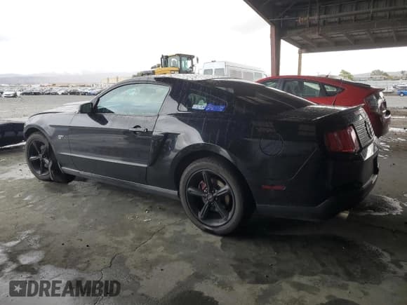 ✅ 2010 Ford Mustang GT • VIN: 1ZVBP8CH2A5136765 • Лот: 82429295. Опубликован ранее на Copart с пробегом 120 913 миль. Бесплатный доступ к архиву аукционных продаж из США и подробный отчёт об истории автомобиля на DreamBid. Изображение 2.