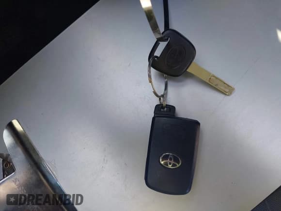 ✅ 2022 Toyota Tacoma SR • VIN: 3TMCZ5AN3NM464642 • Lot: 42322758. Listed on IAAI with 19,479 mi. Free auction sales archive from the USA and detailed vehicle history report at DreamBid. Image 11.