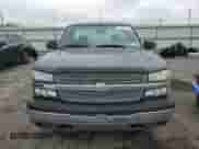 ✅ 2005 Chevrolet Silverado 1500 Work Truck • VIN: 1GCEC14X75Z138339 • Lot: 74379614. Wystawiony na Copart z przebiegiem 133 407 mil mil. Skorzystaj z bezpłatnego archiwum sprzedaży aukcyjnych z USA i zobacz szczegółowy raport historii pojazdu na DreamBid. Zdjęcie 5.