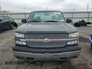 ✅ 2005 Chevrolet Silverado 1500 Work Truck • VIN: 1GCEC14X75Z138339 • Lot: 74379614. Wystawiony na Copart z przebiegiem 133 407 mil mil. Skorzystaj z bezpłatnego archiwum sprzedaży aukcyjnych z USA i zobacz szczegółowy raport historii pojazdu na DreamBid. Zdjęcie 5.